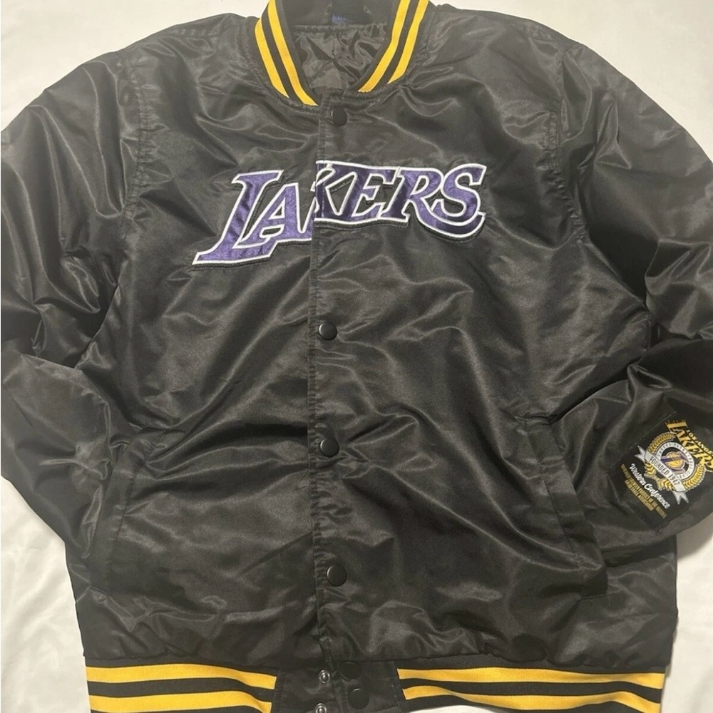 🔥Lakers NBA Bomber Jacket | Size S, Vintage Style, Clean Stitch, Game Day Ready🔥